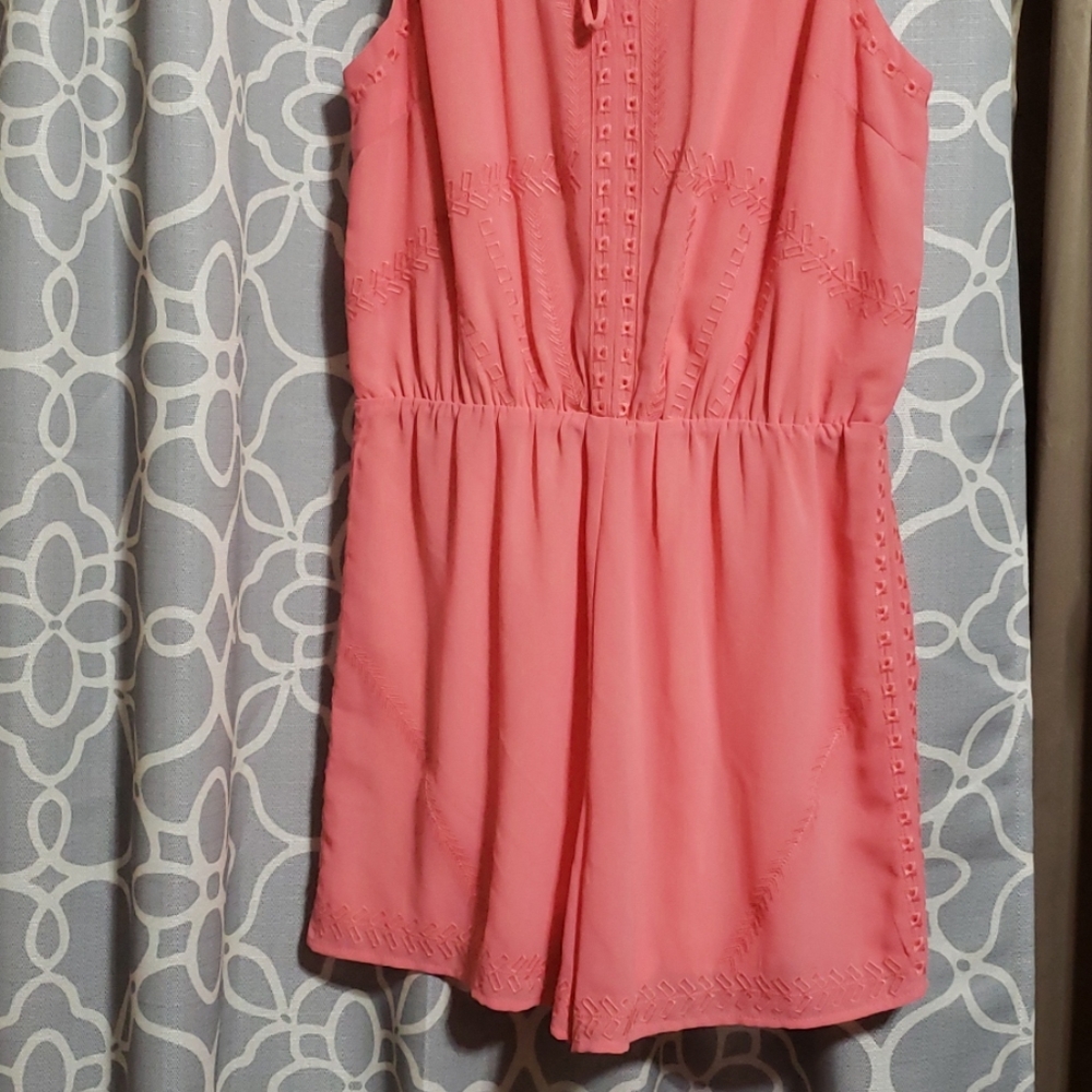 Rompers - Picture 2 of 7